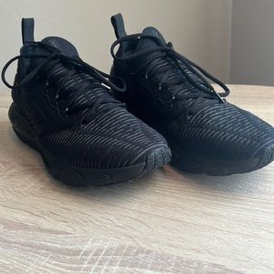 Under Armour Hovr Phantom Black/Gray Men’s sz 11.5